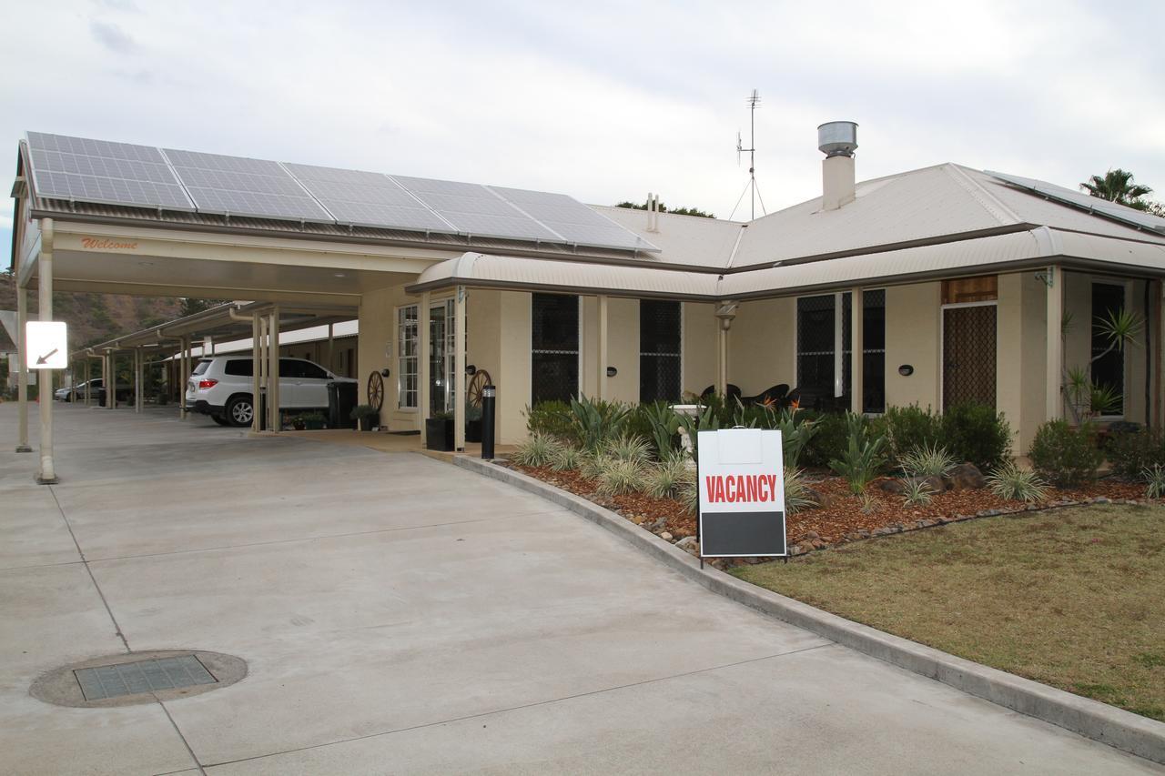 Country Roads Motor Inn Gayndah Екстер'єр фото